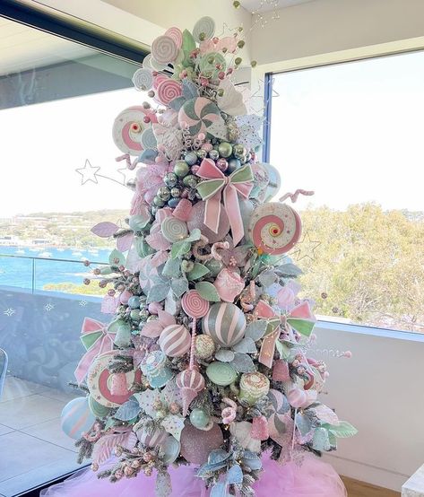 Pink And Mint Christmas Tree, Candyland Christmas Tree Ideas, Pink And Mint Christmas, Pastel Christmas Tree, Pastel Christmas Decor, Best Christmas Tree, Candy Christmas Tree, Pastel Christmas, Candyland Christmas