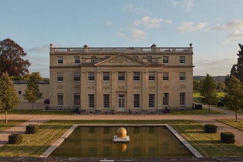 Inside the Newly Refreshed Benham Park Estate - Coveteur: Inside Closets, Fashion, Beauty, Health, and Travel Benham Park, Albion Nord, Whiskey Room, Georgian Mansion, British Countryside, English Country House, Country Estate, Architectural Features, Manor House