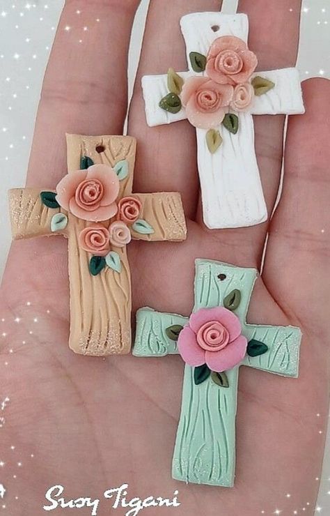 Clay Cross, Christmas Angel Crafts, Baby Shower Deco, Polymer Clay Flower Jewelry, Gingerbread Decorations, Air Dry Clay Projects, Cross Gift, Paper Mache Art, Clay Crafts Air Dry