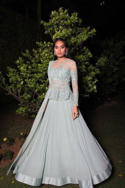 Indian Engagement Outfit, Indian Wedding Reception Outfits, Wedding Reception Outfit, Reception Outfits, Indian Engagement, Indian Wedding Gowns, Reception Outfit, Wedding Lehenga Designs, Salwar Kamiz