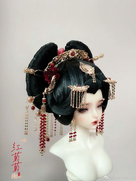 Japanese Courtesan Hair, Oiran Hair Accessories, Oiran Hair, Yukata Hairstyle, Traditional Japanese Hairstyle, Japanese Hairstyle Traditional, Japanese Hairstyles, Traditional Hairstyle, Cosplay Hair