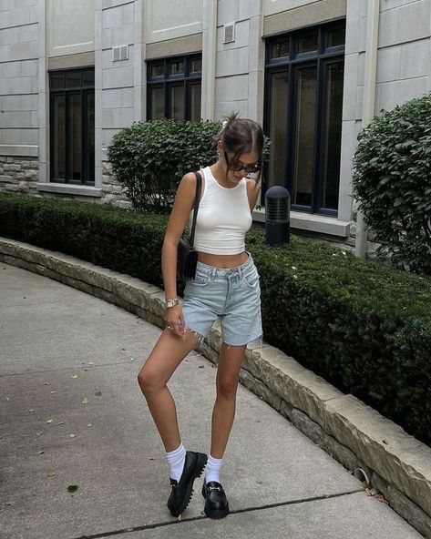 Loafers Outfit Summer, Loafer Outfits, Grandma Vibes, Digital Photo Album, Loafers Outfit, Tony Bianco, Double Denim, Looks Street Style, Short Jeans