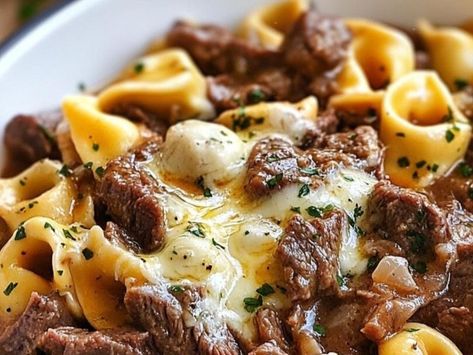 Cheesesteak Tortellini in Provolone Sauce: A Pennsylvania Fusion Dish - NewsBreak Cheesesteak Tortellini, Pink Lemonade Recipes, Best Beef Jerky, London Broil Recipes, Zucchini Cakes Recipe, Baked Potato Casserole, Fusion Dishes, Tomato Gravy, Homemade Hamburgers