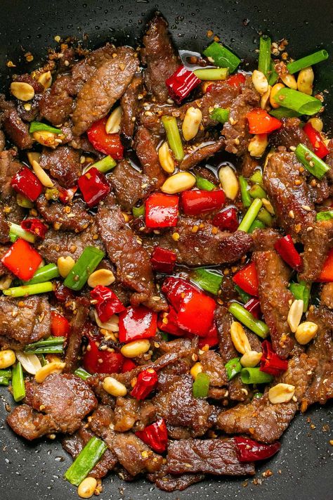 Kung Pao Beef Recipe (Crispy Beef in a Spicy Szechuan Sauce) Kung Pao Beef Recipe, Kung Pao Beef, Kung Pao Recipe, Shaved Beef Recipe, Kung Pao Sauce, Szechuan Beef, Szechuan Sauce, Main Salad, Crispy Beef