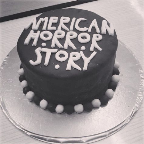 Horror Cake, Bday Stuff, Best Friend's Birthday, Cake Story, American Cake, My Best Friend's Birthday, Halloween Cake, Halloween Cakes, Best Friend Birthday