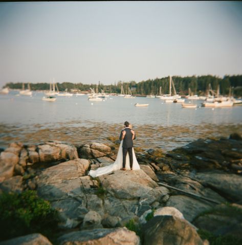 Film from this coastal Maine wedding that has my heart 🤍🦪🦞 Maine Ocean, Maine Fall, Maine In The Fall, Ocean Wedding, Coastal Maine, Maine Wedding, Wedding Inspo, Fall Wedding, My Heart