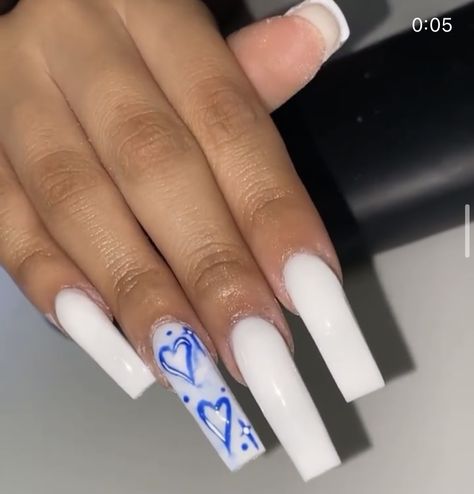 White N Blue Nails, Light Blue Nails With Initials, Blue Nails With Letter, Blue Acrylic Nails Initial, Blue Nails With White Heart, White And Blue Nails Acrylic, White And Baby Blue Nails Acrylic, Blue Hearts Acrylic Nails, Blue And White Acrylic Nails