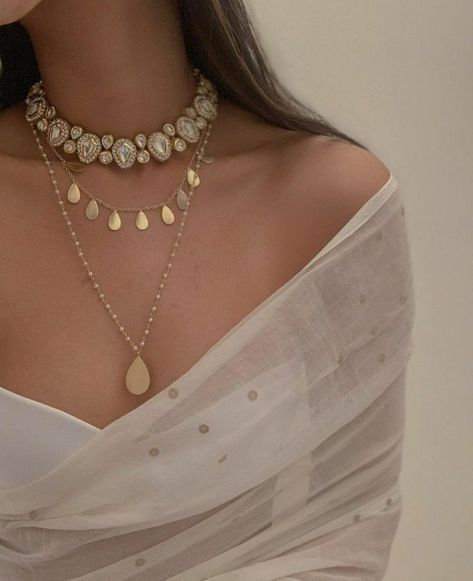 Vintage Indian Jewelry, Casual Indian Fashion, Fancy Jewellery Designs, Indian Fashion Saree, Traditional Indian Outfits, Indian Dresses Traditional, Indian Jewellery Design, Indian Jewelry Sets, Indian Aesthetic