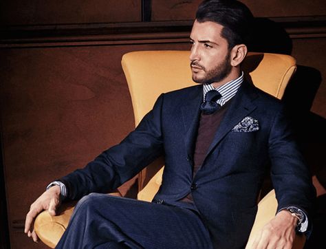 Expensive Suits, Burgundy Vest, Tailor Made Suits, Bespoke Clothing, Designer Suits For Men, Navy Blue Suit, Mens Fashion Photography, Mens Fashion Classic, Navy Suit