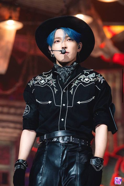 Kpop Costume, Ateez Concert, Kpop Concert Outfit, Oh Captain My Captain, Concert Dresses, Drag King, Hongjoong Ateez, Cowboy Outfits, Concert Looks