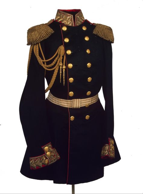 Art works General Uniform, Military Dress, Hermitage Museum, Royal Clothing, Old Fashion Dresses, Military Uniforms, Petersburg Russia, Military Uniform, Fantasy Clothing