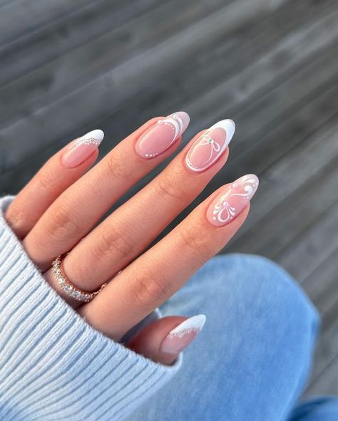 Creative and amazing nails 💖💭✨ by @heluviee Natural Nails Oval, Graduate Nails, Bridal Nails White, Oval Nails Gel, Nail Polish Korean, White Nails Classy, Pretty White Nails, Simple Bridal Nails, Wedding Gel Nails