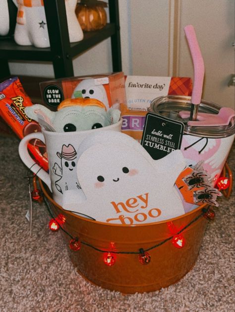 Spooky Basket For Friend Girl, Pink Spooky Basket, Spooky Basket For Men, Basket For Men, Man Home Decor, Cake Gift Basket, Halloween Boo Basket, Ghost Cowboy, Diy Care Package