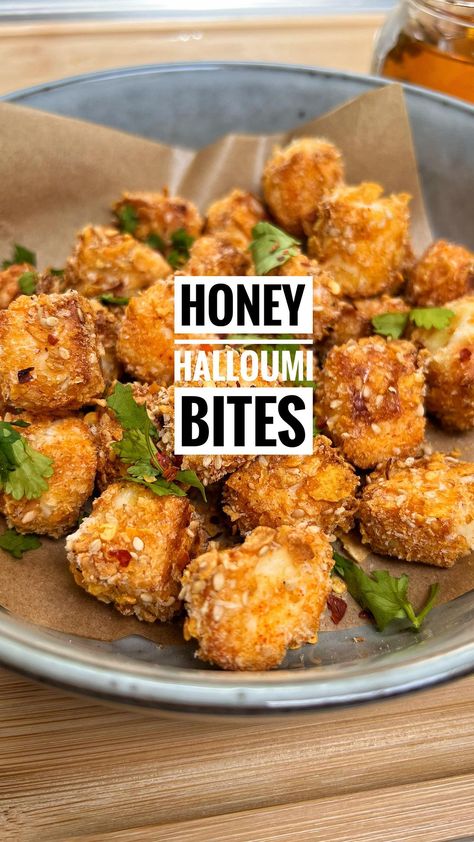 Airfried Honey Halloumi Bites Recipe https://resepmamiku.com/en/airfried-honey-halloumi-bites-whenmeateatsveg Halumi Cheese Air Fryer, Halloumi Appetizer, Halloumi Bites, Honey Halloumi, Halloumi Cheese, Honey Sesame, Cold Cereal, Cheese Cubes, Bee Pollen