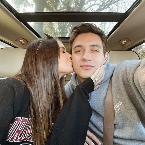 Cars Snap, Jess Conte, Poses Couple, Couple Picture, Cute Couple Outfits, Couple Picture Poses, Cute Couple Poses, Couple Photoshoot Poses, Best Photo Poses