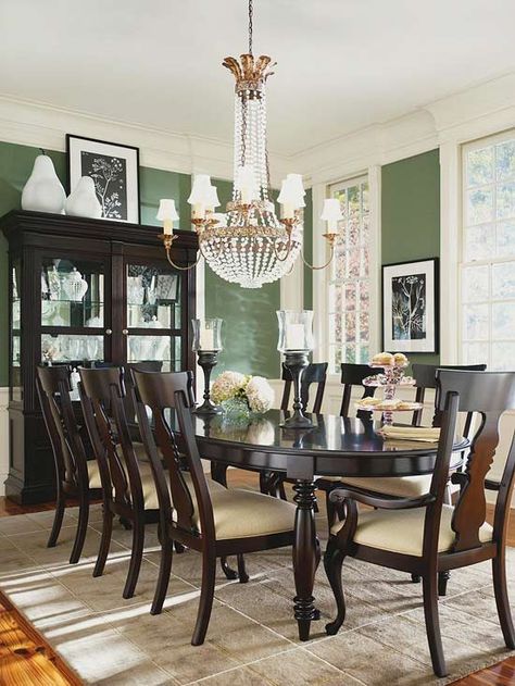 Green Dining Room, Traditional Dining Rooms, Dining Room Remodel, Traditional Dining, Dark Furniture, Traditional Dining Room, Dining Room Inspiration, Room Remodeling, Lounge Sofa