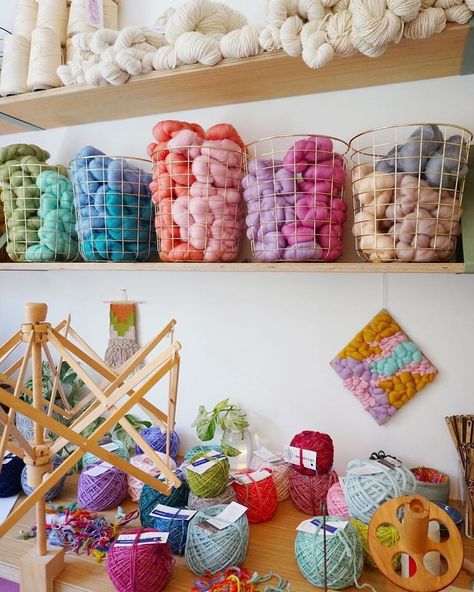 Knitting Needles Storage, Yarn Storage Ideas, Yarn Room, Wool Storage, Crochet Room, Planning Future, Yarn Display, Fiber Studio, Weaving Studio