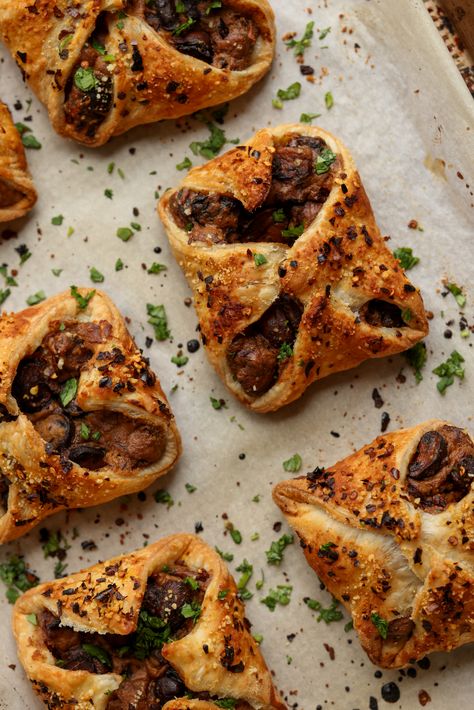 Creamy Mushroom Puffs Handheld Appetizers, Mushroom Puffs, Mushroom Pastry, Mushroom Appetizers, Puff Pastry Appetizers, Pastry Appetizer, Puff Pastry Filling, Instant Pot Cookbook, Puff Recipe