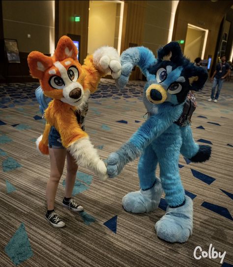 Bluey Fursuit, Bluey Outfits, Bluey Cosplay, Felt Animal Masks Diy, Bingo Bluey, Bingo Funny, Fur Suits, Animal Masks, Sketch Inspiration