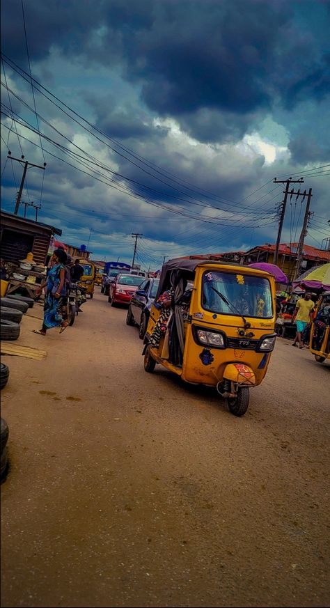 Street of Lagos Street Pictures, Africa Photography, Reference Photos For Artists, Photography Basics, Lagos Nigeria, The Hustle, My Heritage, My Photo Gallery, Reference Photos