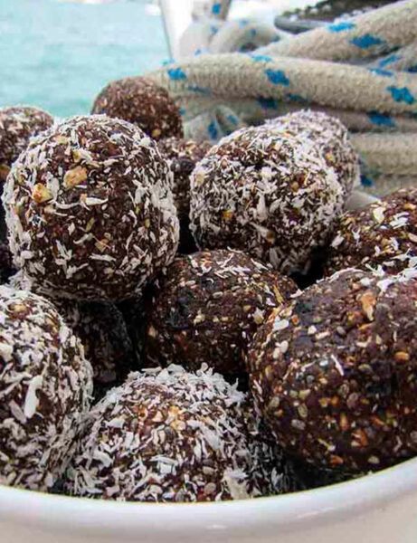 High Fibre Bliss Balls - The Captain & The Cook Fiber Balls, Prune Recipes, High Fiber Snacks, Fiber Snacks, Energy Balls Healthy, Energy Bars Recipe, Fruit And Nut Bars, High Fibre, Bliss Balls