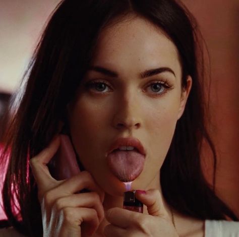 Jennifers Body Megan, Megan Fox Jennifer's Body, Jennifer's Body Aesthetic, Jennifer’s Body, Photowall Ideas, Jennifer's Body, Megan Fox, Pop Punk, Grunge Style