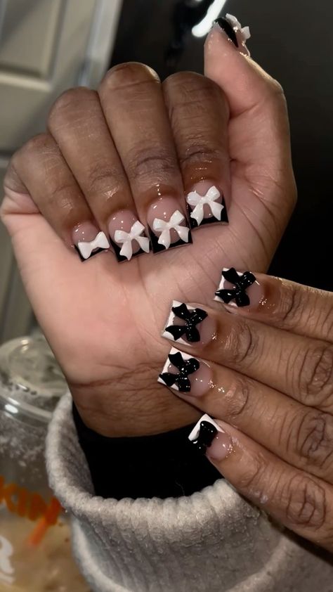 Nails Short Cute Design, Short Black Nails, Nails With Bows, Pampered Princess, Wigs Styles, Nail Aesthetic, Bow Nail Art, Relationship Pics, Bow Nail