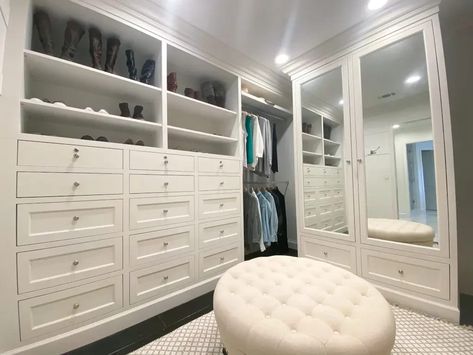 walk in closet layout design with drawers, hanging space, ottoman, rug, wardrobe and shelves Walk In Closet Dresser, Closet Dresser Ideas, In Closet Dresser, Walk In Closet Size, Master Closet Layout, Walk In Closet Dimensions, Walk In Closet Layout, Closet Design Plans, Office Storage Ideas