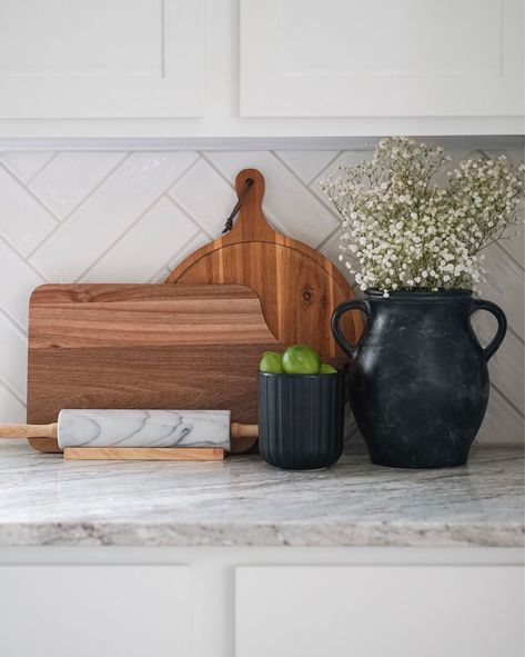 Kitchen Island Decor Simple, Charcuterie Board In Kitchen Decor, Counter Top Tray Decor, Next To Sink Decor Kitchen, Picture Frame On Kitchen Counter, Decor For Bar Counter Top, Granite Countertop Decor, Picture Frames On Kitchen Counter, Island Top Decor Ideas