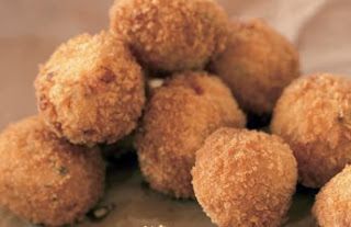 Bitterballen Recipe, Turkey Croquettes, Cheese Croquettes, Gluten Free Turkey, Chicken Croquettes, Croquettes Recipe, Eat Greek, Cooking Pork Chops, Cooking Frozen Chicken