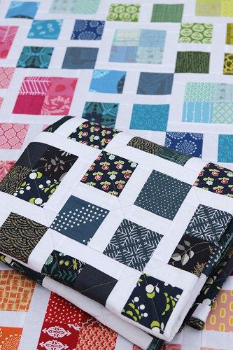 Scrappy Lattice - Bonjour Quilts Lattice Quilt Pattern Free, Lattice Quilt Pattern, Quilt Pattern Free, Lattice Quilt, Scrap Quilt Patterns, Scrap Quilt, Lap Quilts, Pretty Quilt, Lattice Pattern