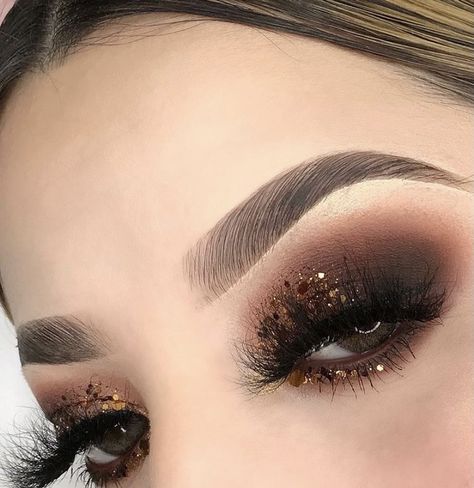 Buchona Makeup, Brown Makeup Looks, Brown Smokey Eye Makeup, Glitter Makeup Looks, Sparkly Makeup, Cute Eye Makeup, Makeup Course, Brown Makeup, Eye Makeup Designs