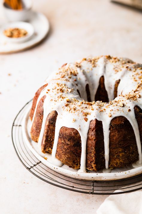 Cinnamon Bundt Cake - BakerStreetSociety Christmas Sweet Cones, Cinnamon Bundt Cake, Mini Lemon Tarts, Cinnamon Icing, Impressive Desserts, Bundt Cake Pan, Baking Science, Cinnamon Recipes, Bundt Cakes Recipes