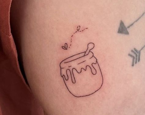 Fine Line Honey Pot Tattoo, Tiny Honey Pot Tattoo, Small Vintage Tattoo Ideas, Small Honey Tattoo, Honeypot Tattoo Simple, Hunny Pot Winnie The Pooh Tattoo, Honey Fine Line Tattoo, Honey Bun Tattoo, Honey Pot And Bee Tattoo