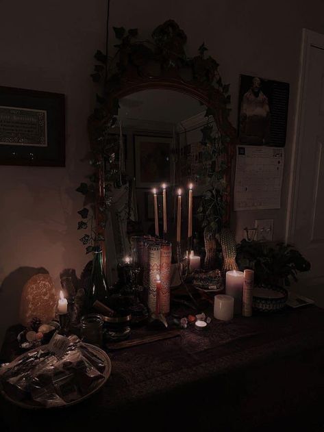 Dark Fairy Core Room Aesthetic, Goth Cottagecore Bathroom, Whimsy Goth Aesthetic Bedroom, Pagan Bedroom Ideas, Witchy Apartment Ideas, Whimsy Goth Bedroom Decor, Fairy Goth Room, Whimsy Goth Aesthetic Decor, Earthy Gothic Decor