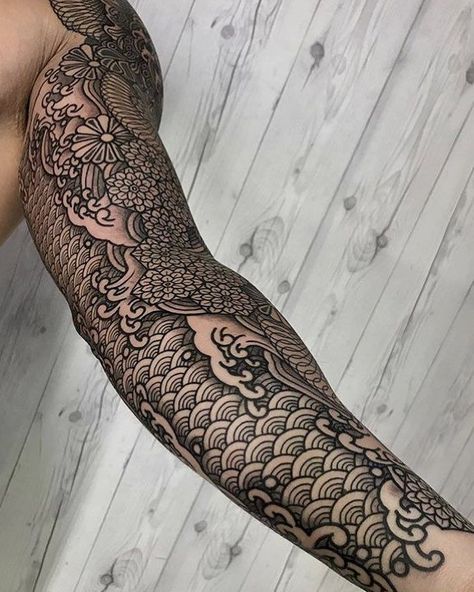 japanese tattoo designs Hanafuda Tattoo, Wave Tattoo Sleeve, Tato Irezumi, Bodysuit Tattoos, Geometric Sleeve Tattoo, Polynesian Tattoos, Tattoo Zeichnungen, Muster Tattoos, Geometric Tattoos