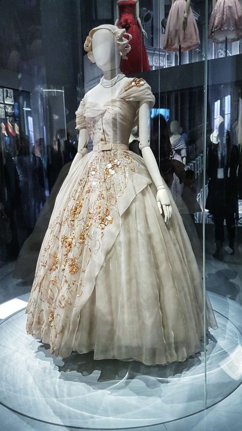 Princess Margaret's 21st birthday dress, designed by Dior himself, is one of the showpieces in the Dior: Designer of Dreams exhibition at the Victoria and Albert  Princess Margaret: Royal Fashion Icon- Margaret Rose, sister to Queen Elizabeth II, was known for her fashion and sartorial choices, and led British fashion trends! | An Historian About Town M 21st Birthday Dress, Dior Designer Of Dreams, Princesa Margaret, Birthday Dress 21st, Margaret Rose, Uk Trip, Museum Fashion, Couture Gown, Estilo Real