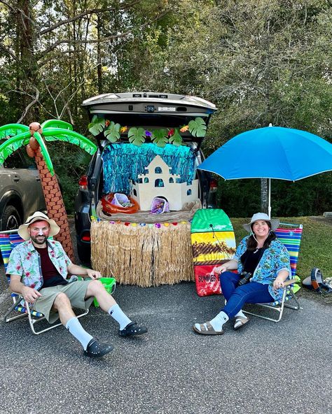 Beach themed trunk or treat idea. Tourist costume idea. Beach Theme Trunk Or Treat Ideas, Trunk Or Treat Beach Theme, Tropical Trunk Or Treat, Beach Trunk Or Treat Ideas, Beach Theme Trunk Or Treat, Ocean Themed Trunk Or Treat, Hawaiian Trunk Or Treat, Fishing Trunk Or Treat Ideas, Luau Trunk Or Treat