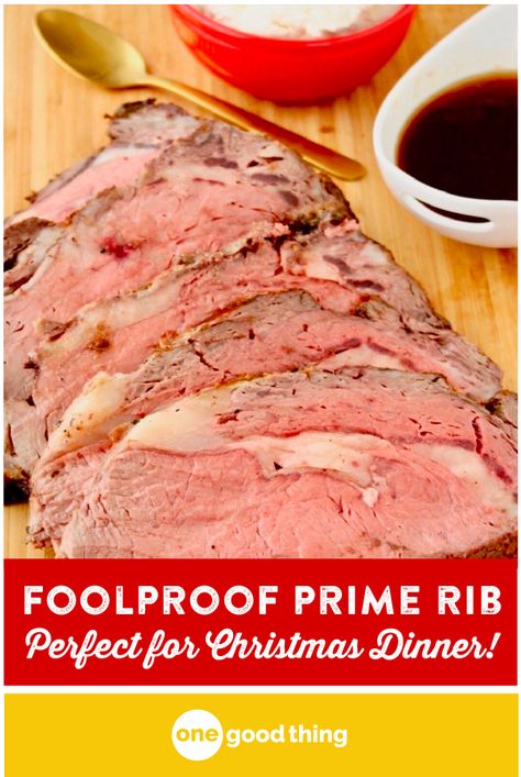 Prime rib is the perfect dish to serve on special occasions! This tried-and-true method for making mouthwatering prime rib works every time. #primeribrecipe #holidaydinner Christmas Dinner Entrees, Foolproof Prime Rib Recipe, Traditional English Christmas Dinner, Roast Ideas, Cooking Prime Rib Roast, Prime Rib Roast Recipe, Gourmet Christmas, Christmas Roast, Cooking Prime Rib