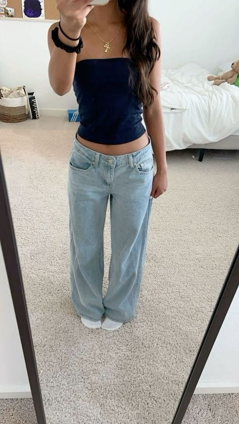 Cute Summer Night Outfits Casual, Tube Top Baggy Jeans, Clean Girly Outfits, Outfit Ideas Tube Top, Cute Low Rise Jeans Outfit, Skandinavian Fashion, Outfit Inspo Casual, Foto Tips, Looks Party