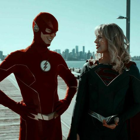 Justice League Art, Flash Costume, Flash Dc Comics, Flash Barry Allen, Kara Danvers Supergirl, Supergirl 2015, Supergirl Comic, Dc Tv Shows, Flash Tv Series