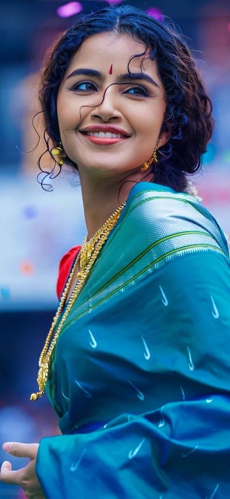 Anupama Parameswaran Cute Face, Actress Hairstyles, Gals Photos, Anupama Parameswaran, Beautiful Smile Women, 4k Hd, Beautiful Smile, Image Hd, Universe