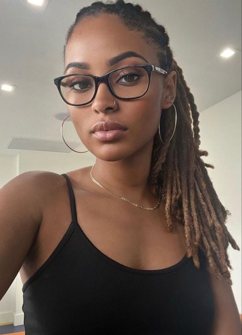 Aesthetic Hairstyle Ideas, 2023 Haircut Trends, Aesthetic Hairstyle, Haircut 2023, Beautiful Dreadlocks, Short Locs Hairstyles, Faux Locs Hairstyles, Dreadlock Styles, Dreads Styles