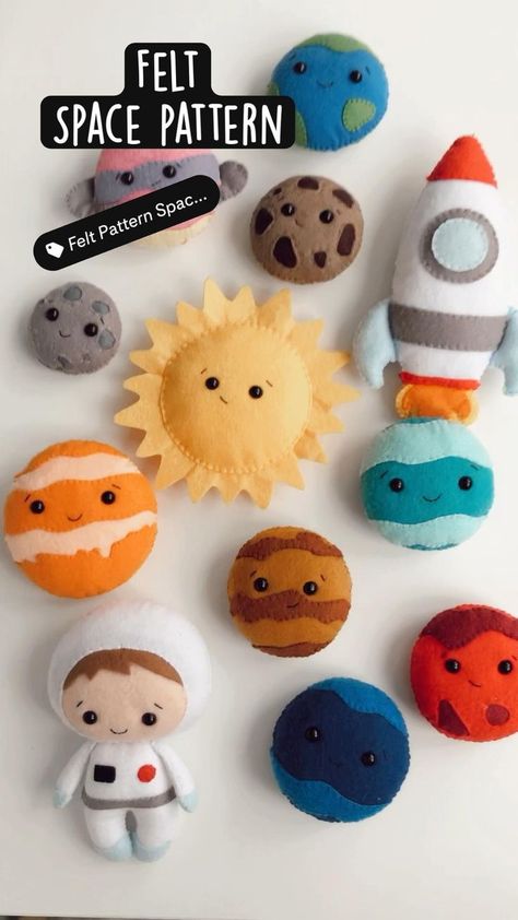 Felt Space pattern | Felt toys, Felt christmas ornaments, Felt dolls Diy Felt Crafts, Felt Toys Diy, Space Pattern, Felt Crafts Patterns, Felt Crafts Diy, Diy Kids Toys, Felt Pattern, Diy Felt, Pola Sulam