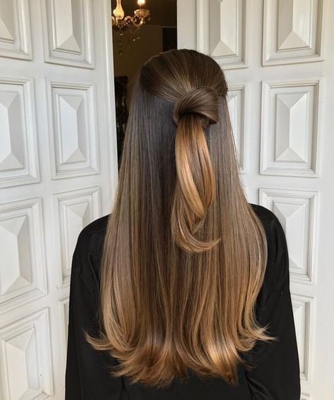 Balayage Blond, Hair Knot, Brunette Balayage Hair, Brown Blonde Hair, Ombre Hair Color, Light Brown Hair, Brown Hair Colors, Ombre Hair, Brunette Hair Color