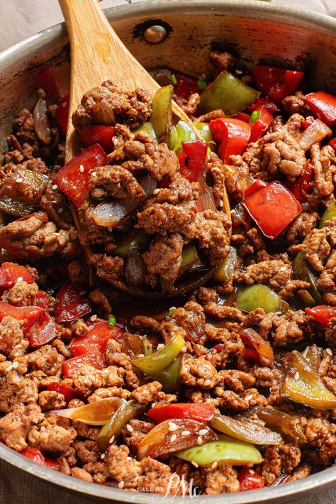 Ginger Ground Beef Stir Fry Ginger Ground Beef Recipe, Gourmet Beef Recipes, Ground Beef Skillet Recipes, Ground Beef And Peppers, Ground Beef Stir Fry, Quick Beef Recipes, Ground Beef Rice, Ginger Beef, Dinner Favorites