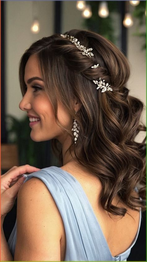 Simple Half Up Half Down Wedding Hair Medium Length, Bridal Look Hairstyles, Engagement Hairstyles Medium Hair, Black Outfit Hairstyle, Brunette Bridesmaid Hair Half Up, Hairstyle Bridesmaid Half Up, Cute Hairstyles For Medium Hair For Weddings, Wedding Hair Curtain Bangs Half Up, Hair Do For Engagement