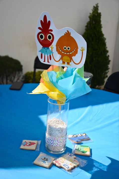 Super Simple Songs Centerpieces, Simple Songs Birthday Theme, Song Birthday, Simple Songs, Super Simple Songs, Simple Birthday Party, Boys 1st Birthday Party Ideas, 2nd Birthday Party Themes, 1st Birthday Party Ideas