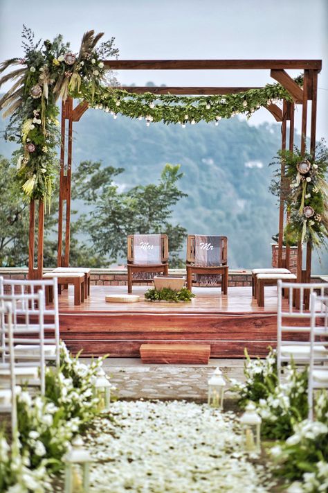 Magical Wedding In The Hills With A Couple Who Are Truly "Better Together" Mandap Decoration, Mandap Design, Wedding Setup, Luxe Decor, Rustic Luxe, Mandap Decor, Wedding Mandap, Outdoor Indian Wedding, Indian Wedding Planning