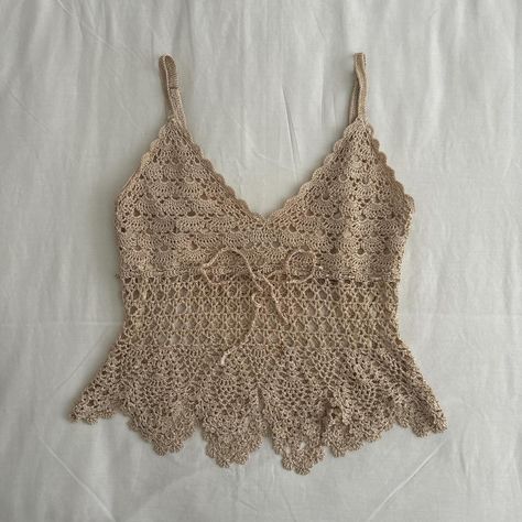 ୨ vintage logo cream & gold crochet cami ୧‬   ❛... - Depop Kate Moss Festival, Sparkly Crochet, Crochet Cami, City Girl Style, Obx Dr, Gold Crochet, Y2k Cami, Mori Kei, Y2k Boho